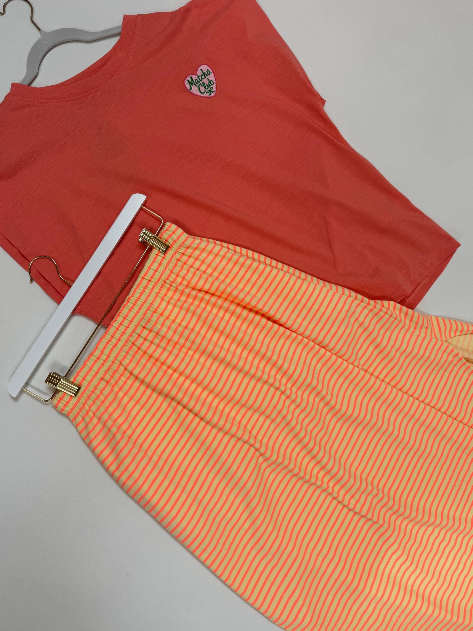 Rock mit Schlitzen & seitlichen Eingriff Taschen peach/buttermilk gestreift
