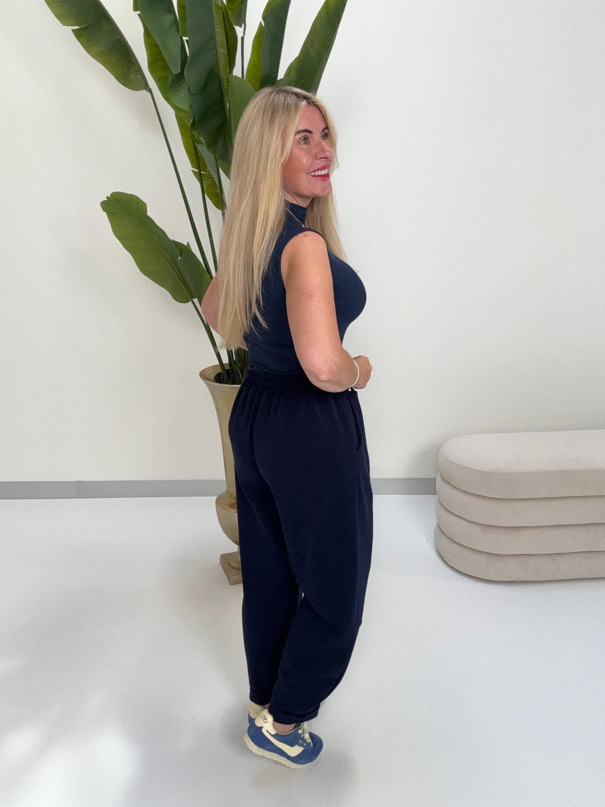 Stylische Barrel Hose COZY MYSTIQUE mitternachtsblau mit Tunnelzug