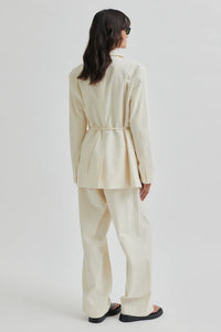 Second Female Wavy Blazer