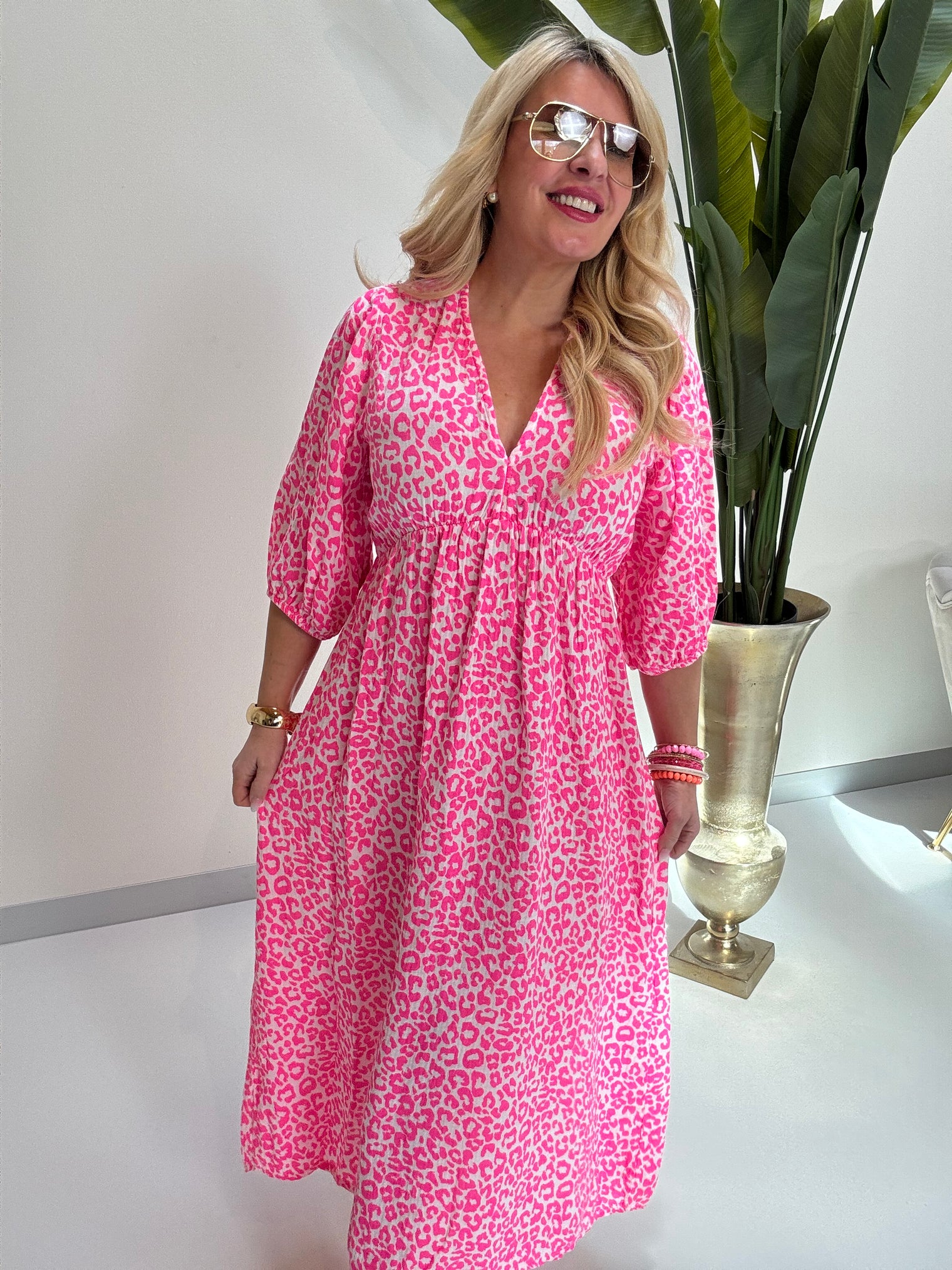Signature Musselin Kleid weiß Hot rosa
