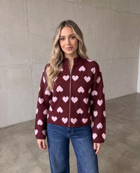 Zipper Strickjacke mit Herzchen burgundy/rosa