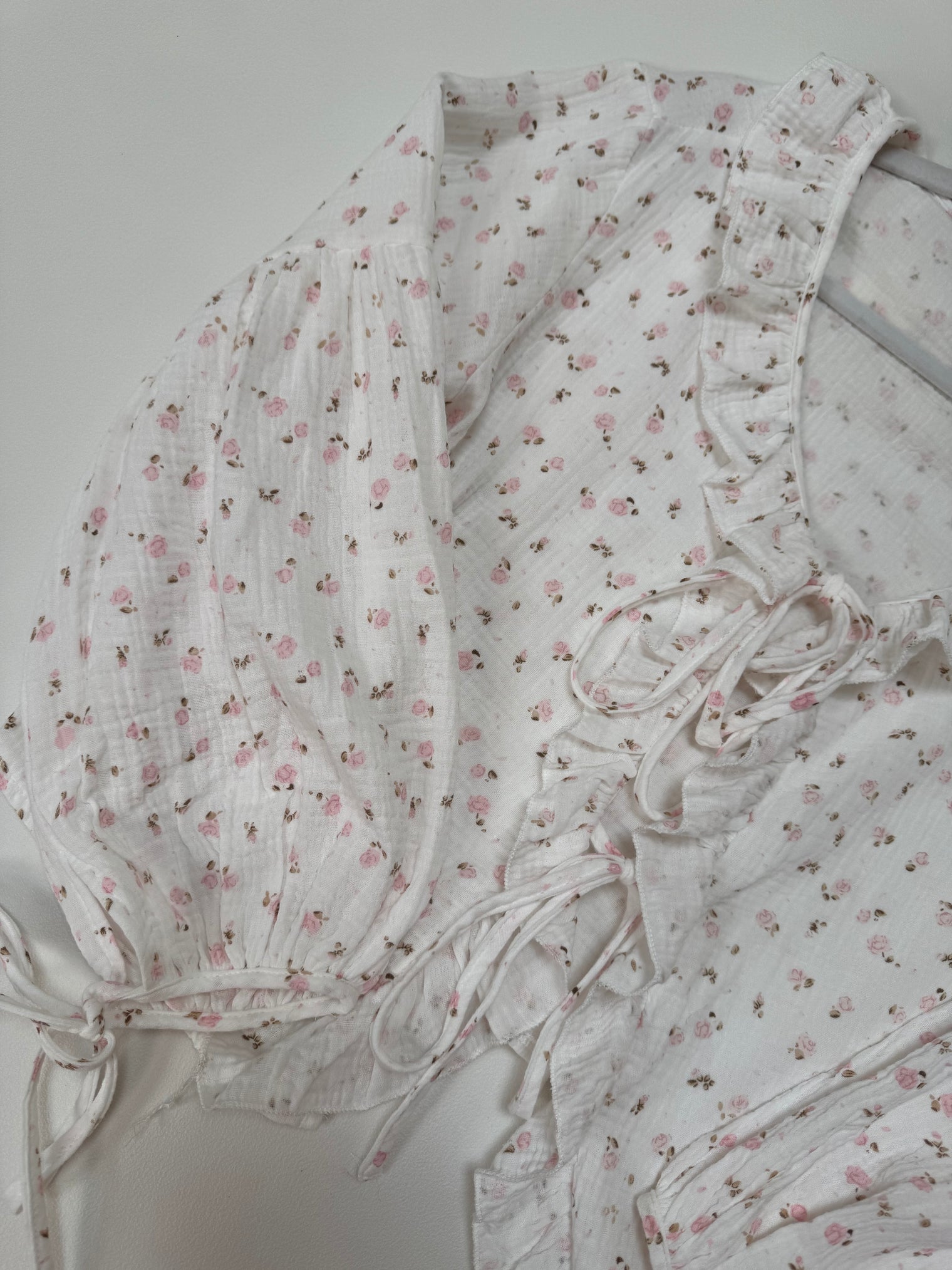Musselin Bluse FLOWER KISS zum binden weiß/rosa