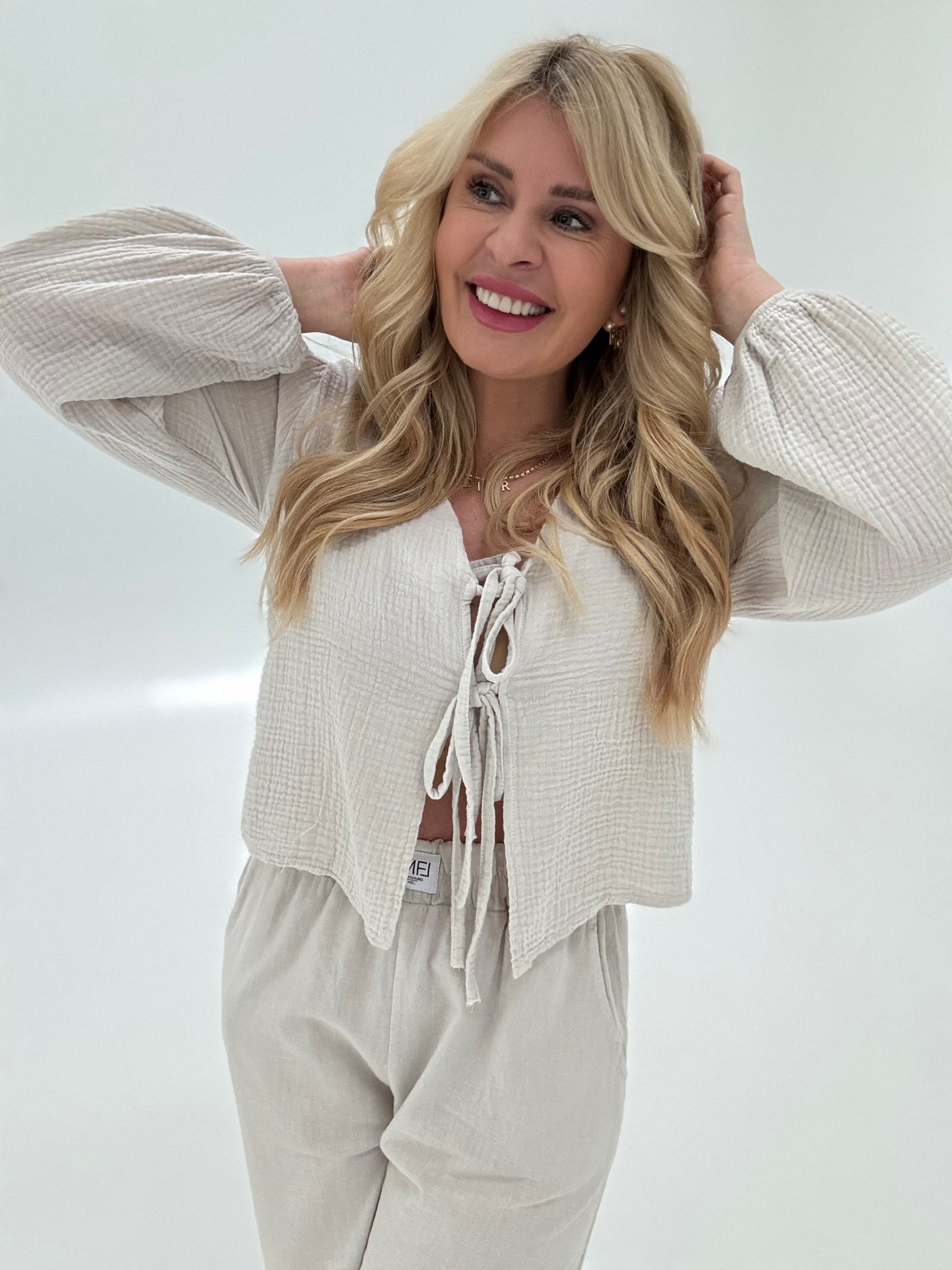 Signature Musselin Bluse BEIGE mit Schleifchen Cropped