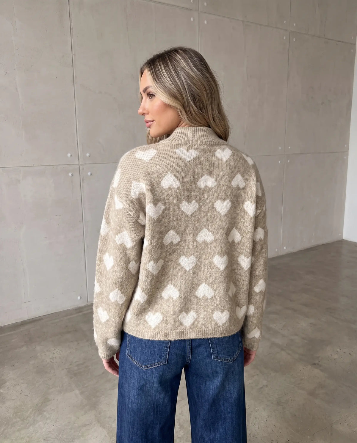 Zipper Strickjacke mit Herzchen beige/weiß