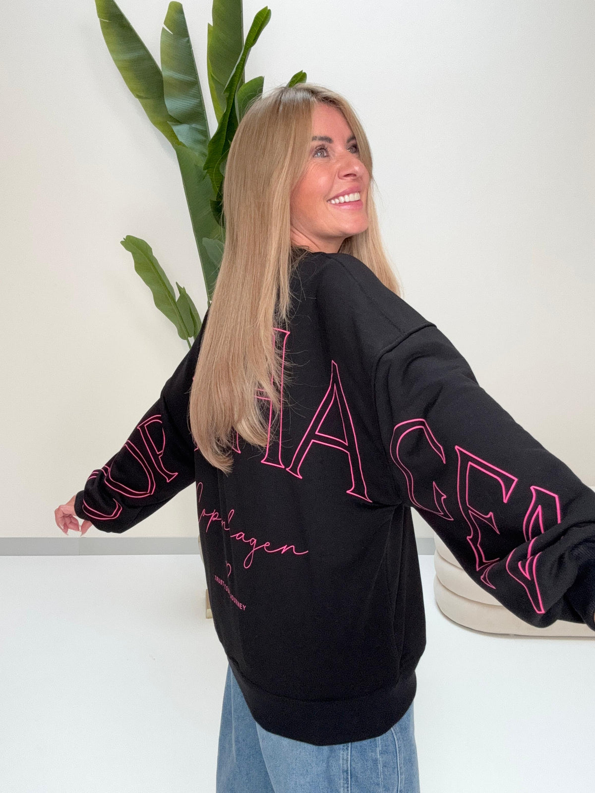 Sweater mit Rückenprint COPENHAGEN schwarz