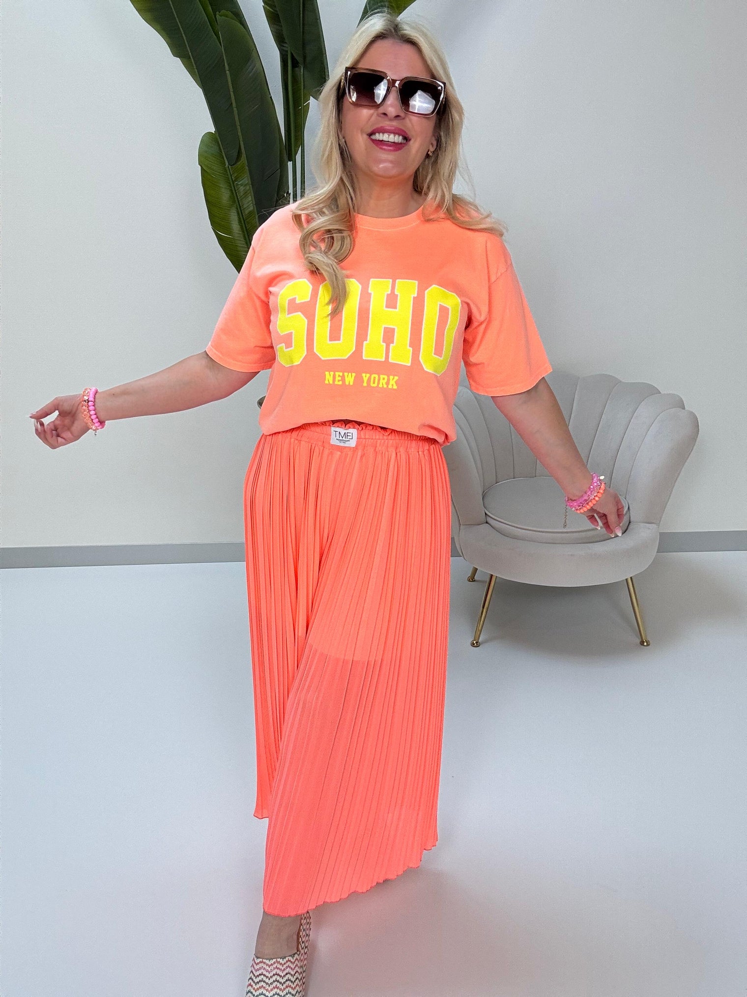 Signature Plisseehose hot peach mit Patch