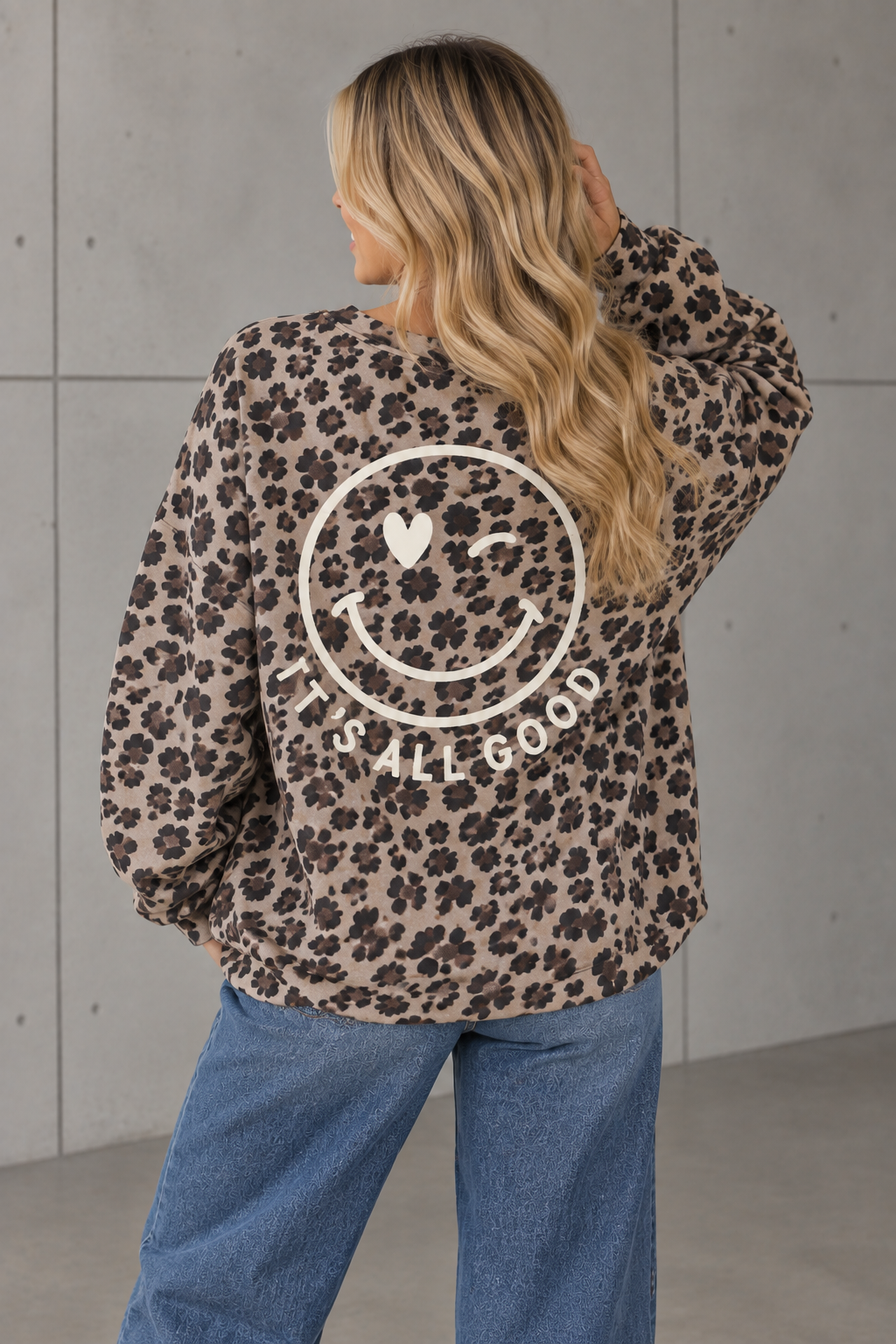 Oversize Sweater taupe Leo ITS ALL GOOD creme mit Rückenprint