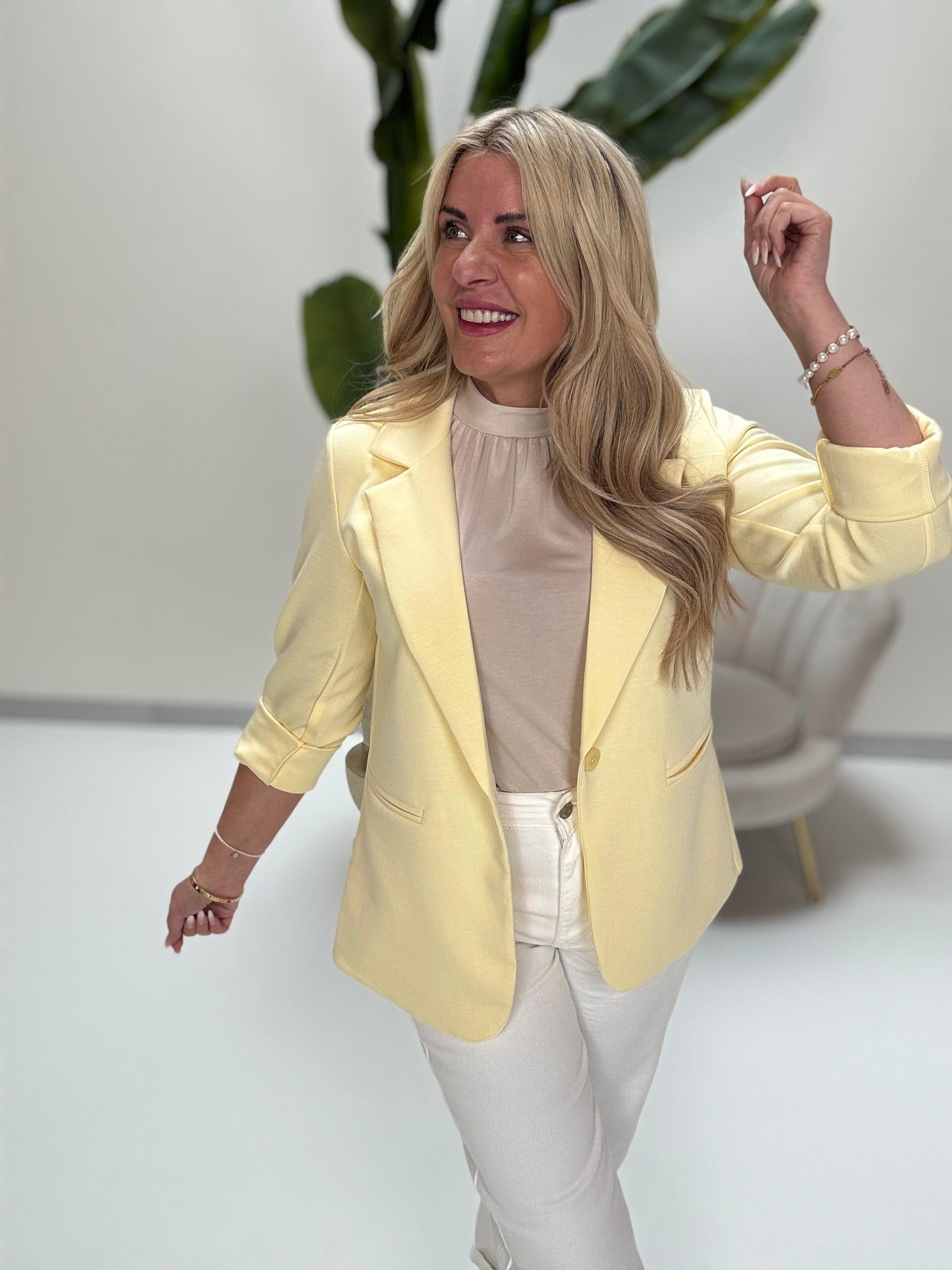 Stretch Butterstoff Blazer LOOK TO THE SKY gelb