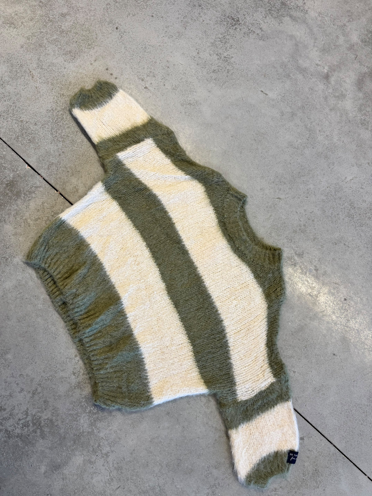 Strickpullover mit Patch khaki/creme