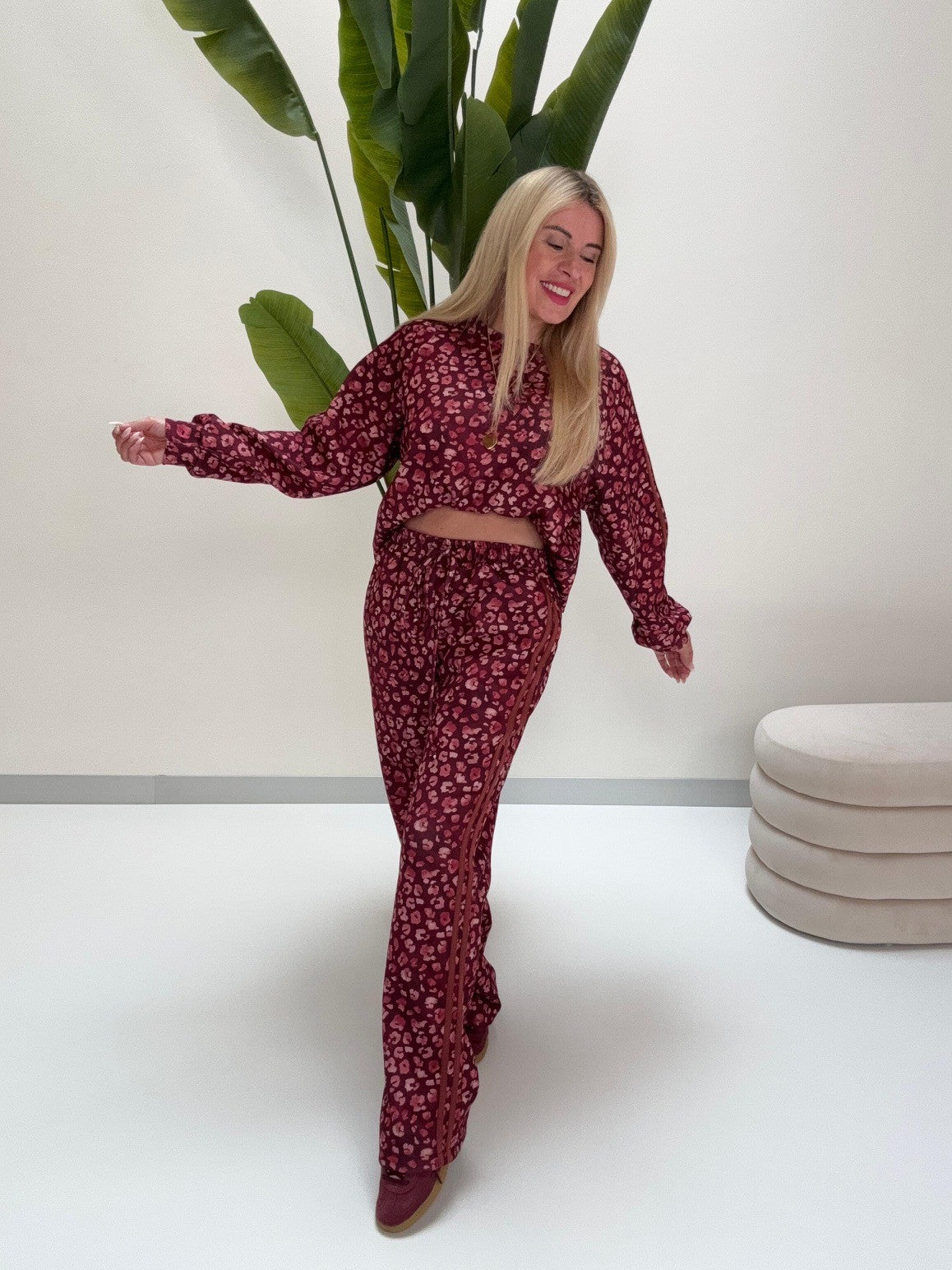Butterstoff Hose LEO LOUNGE burgundy/rosa