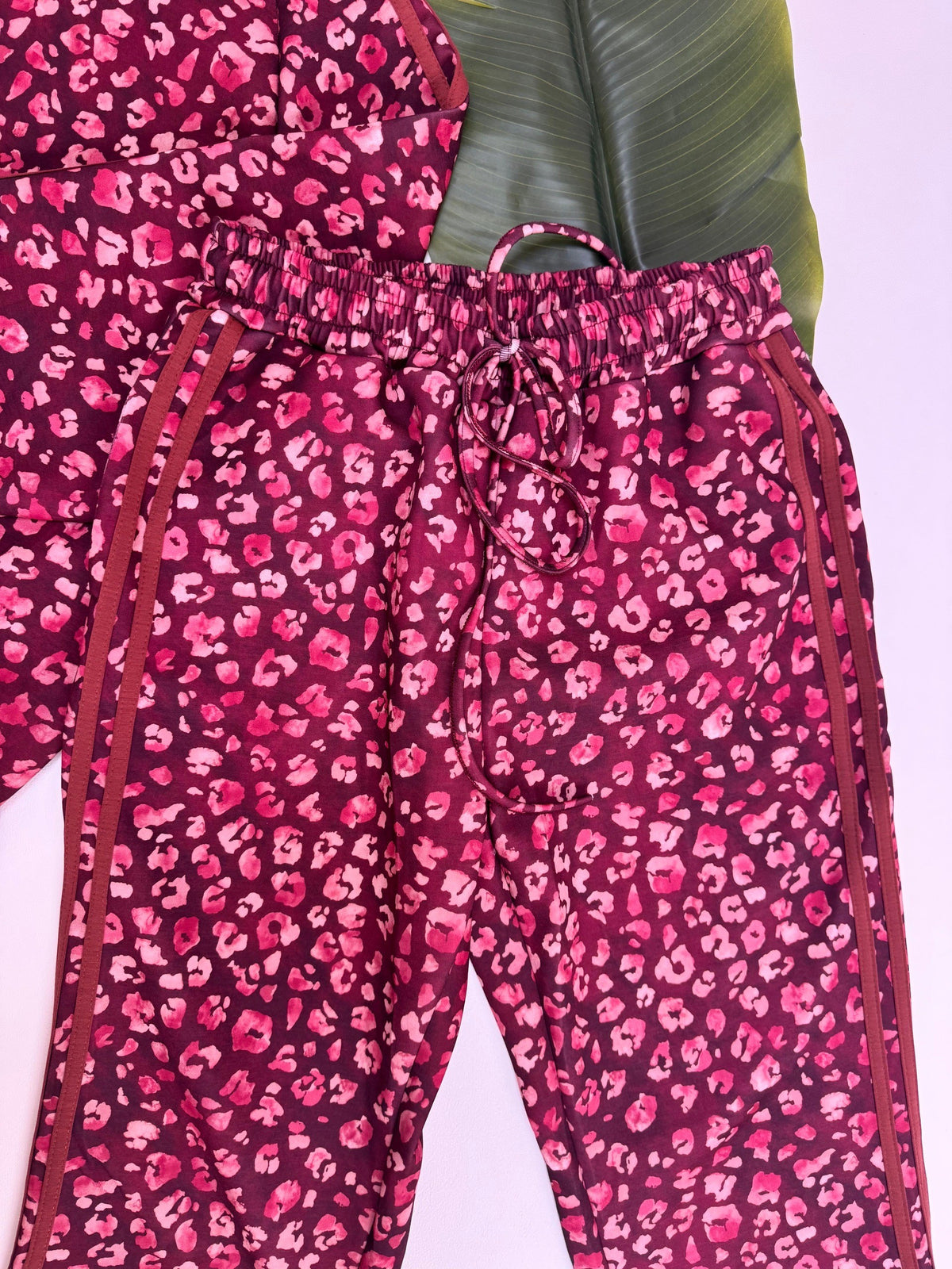 Butterstoff Hose LEO LOUNGE burgundy/rosa