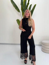 Luxury Culotte Hose mit Bundfalten & Spitze schwarz