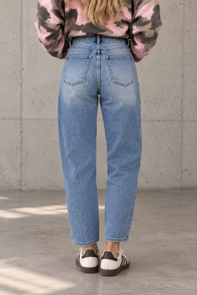 Stretch Mom Jeans light denim blue