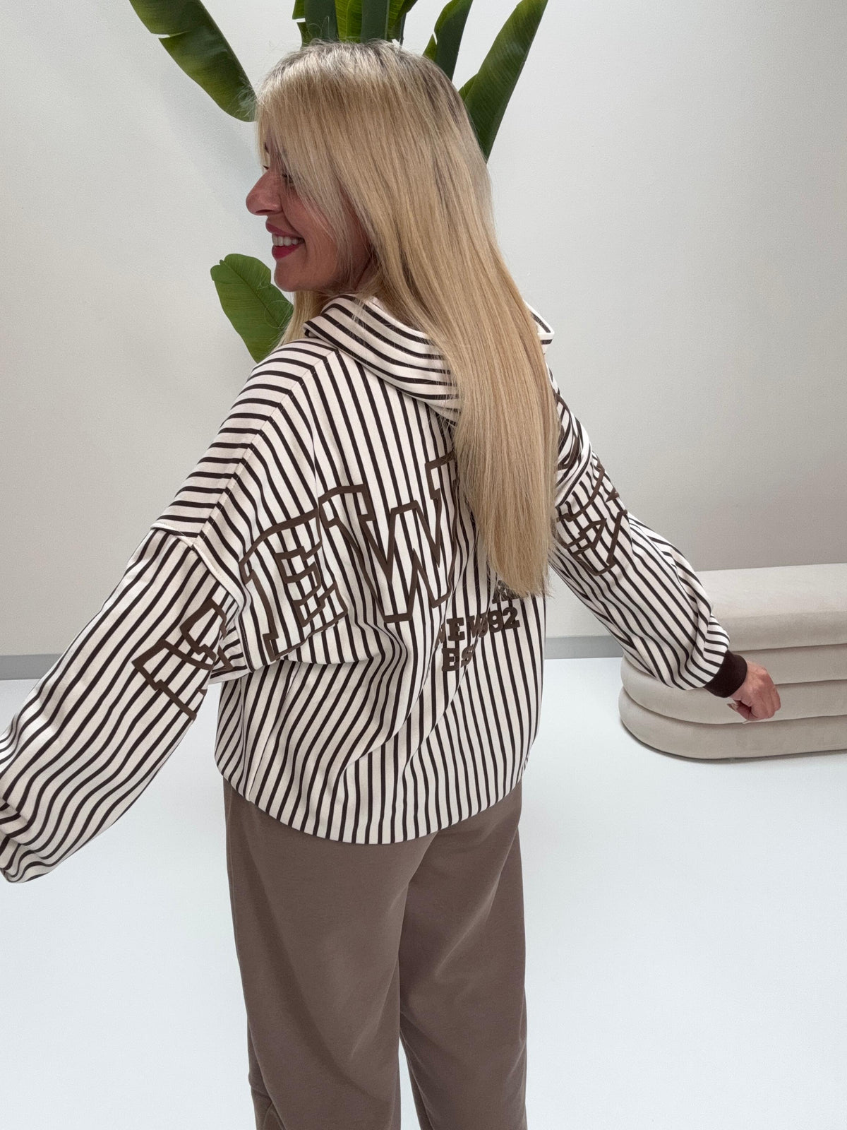Hochwertiger Hoodie creme/coffee gestreift NEW YORK