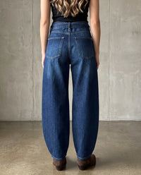 Ballon/Barrel Jeans mit umgeklapptem Fashion Bund