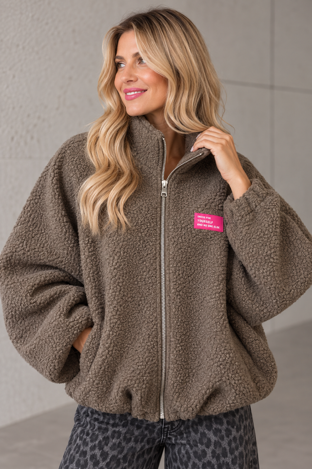 Kuschel Jacke mit Reißverschluss & Patch DRESS FOR YOURSELF Taupe