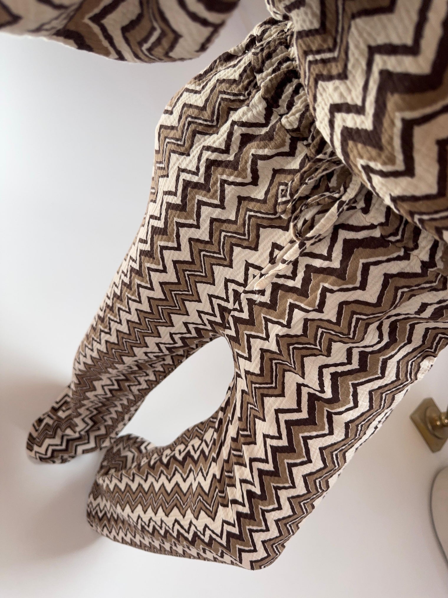 Musselin Hose ON FIRE creme/taupe/schwarz