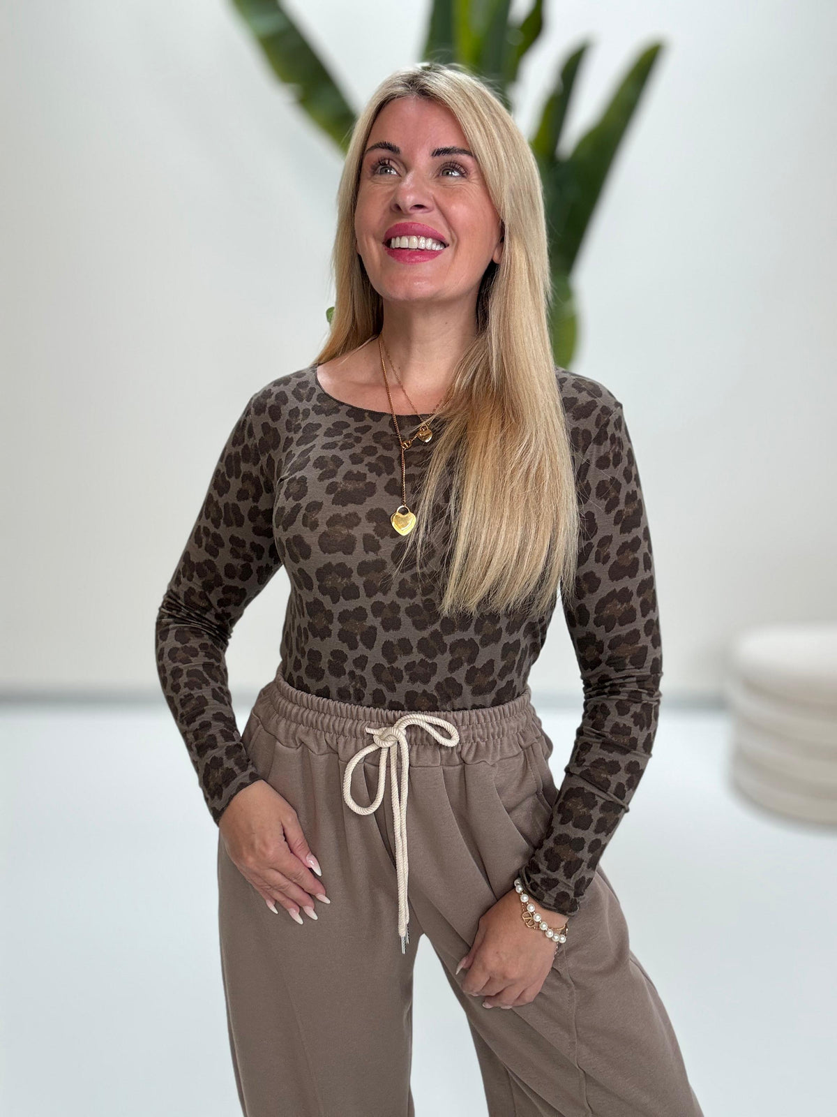 Stretchy Cashmere Langarmshirt taupe LEO POWER toffee/chocolate