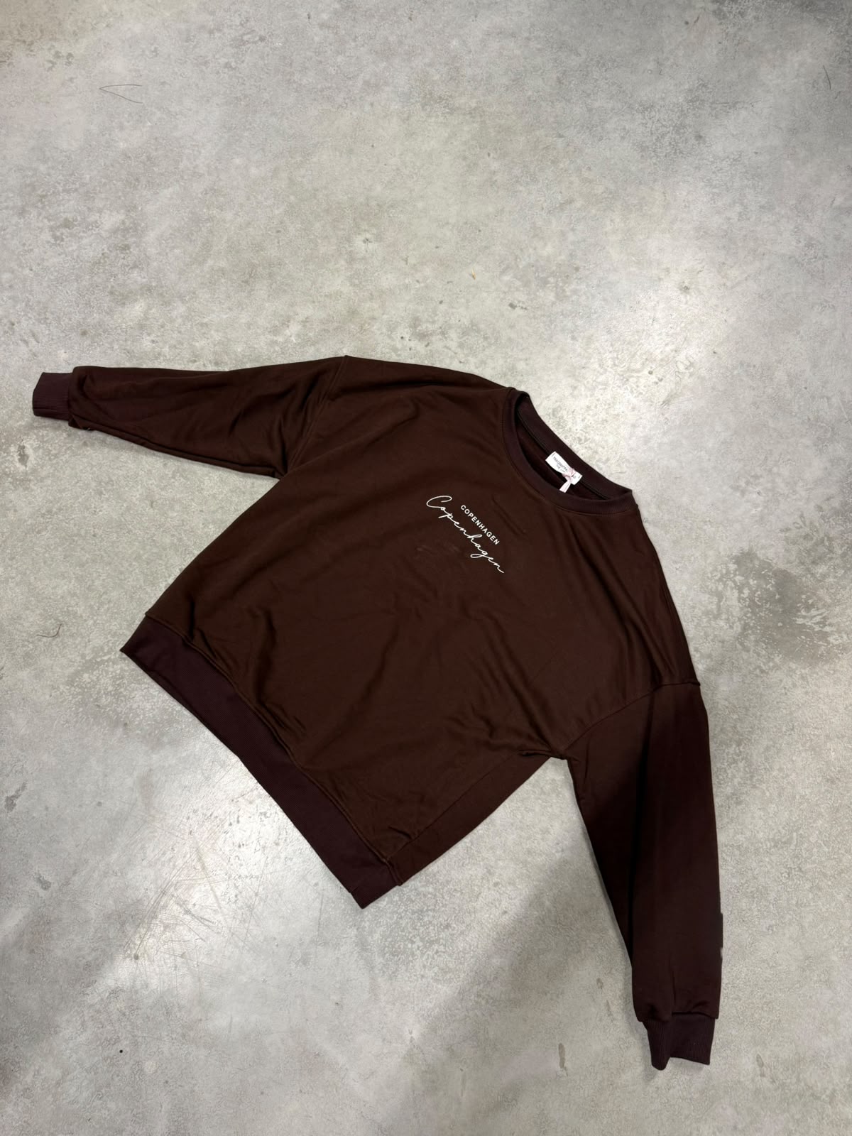 Sweater mit Rückenprint COPENHAGEN Braun weiß