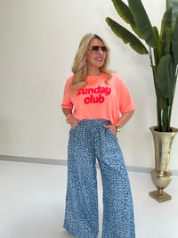Kurz Arm Sweater Peach Neon  SUNDAY CLUB mit Neon Stickerei