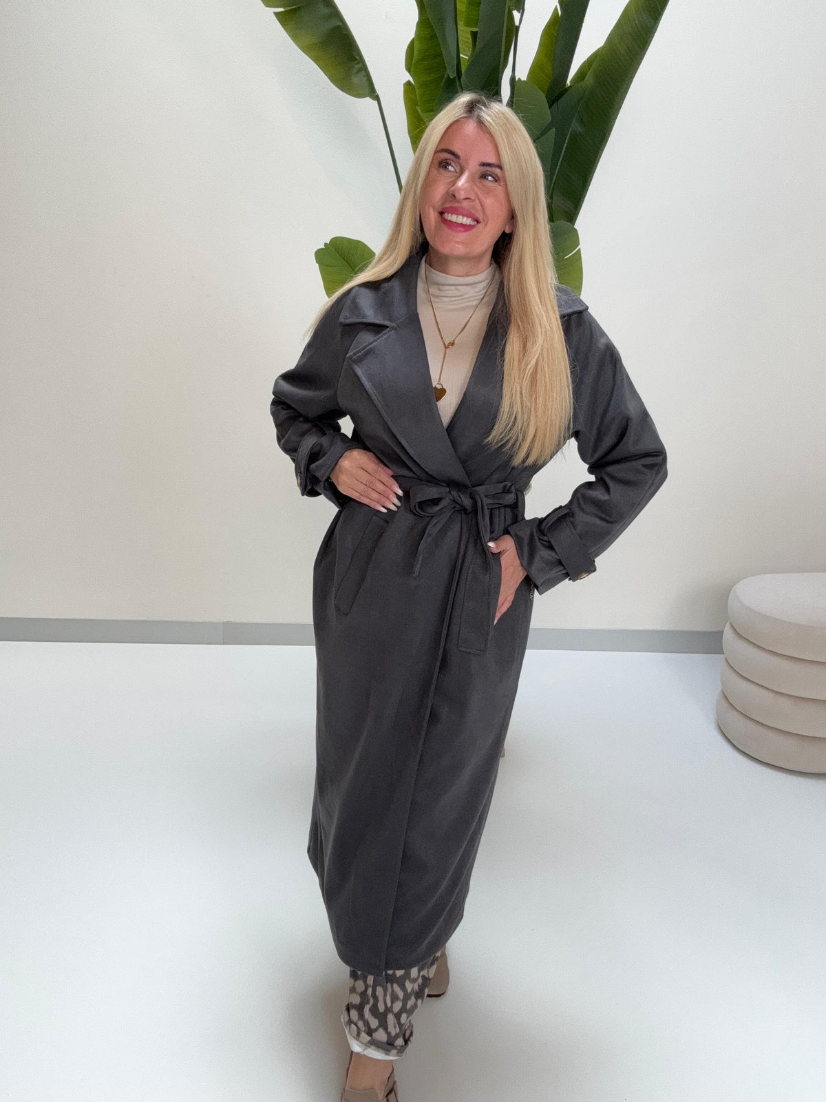 Velours Trenchcoat COZY KISS mit LEO Innenfutter dark grey