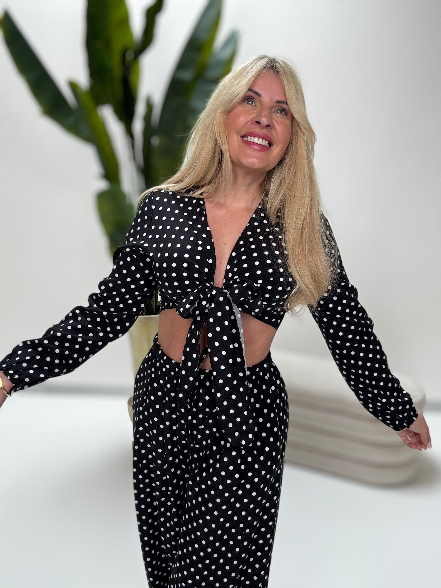 Bindebluse POLKA DOTS LOVE schwarz/weiß