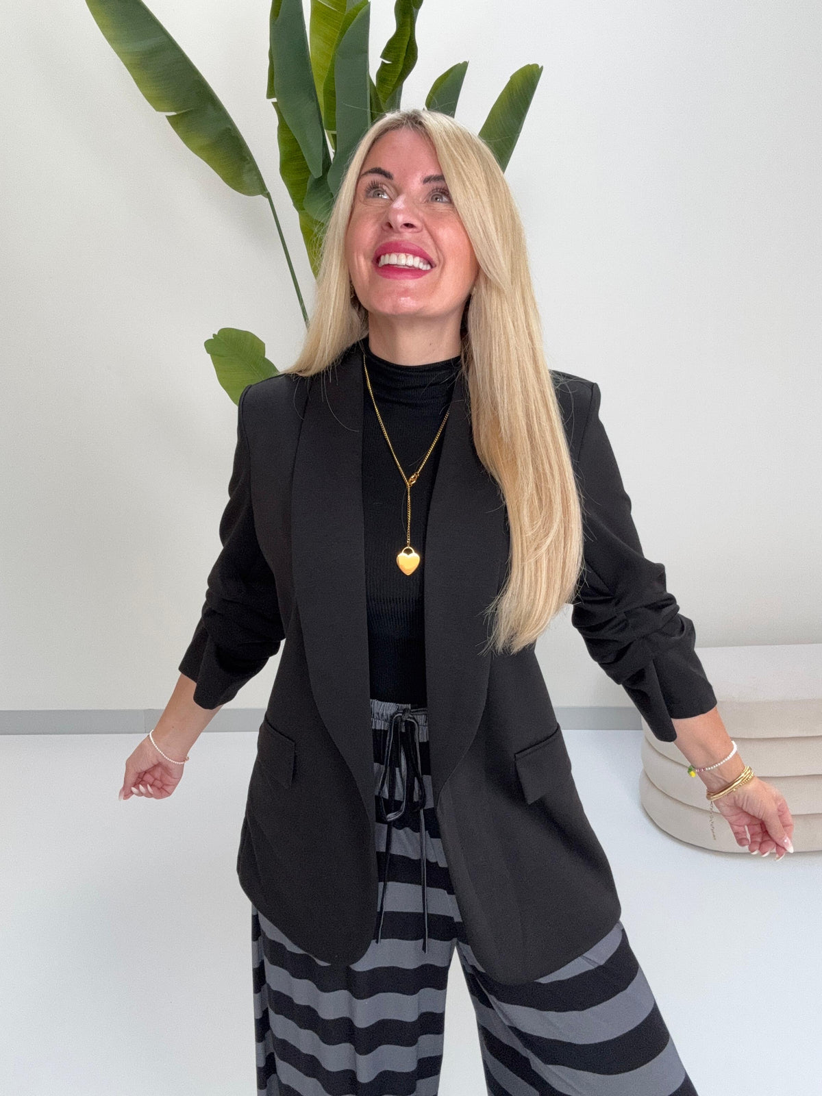 Stretch Butterstoff Blazer OVER THE CLOUDS schwarz
