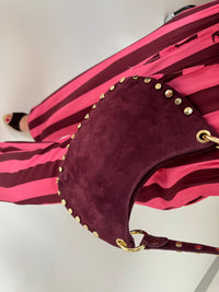 Hänkeltasche burgundy mit goldenen Nieten I mit Umhängegurt