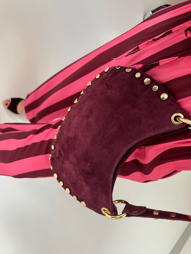 Hänkeltasche burgundy mit goldenen Nieten I mit Umhängegurt