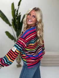 Butterstoff Sweater mit Patch am Ärmel SMALL STRIPES schwarz/rainbow