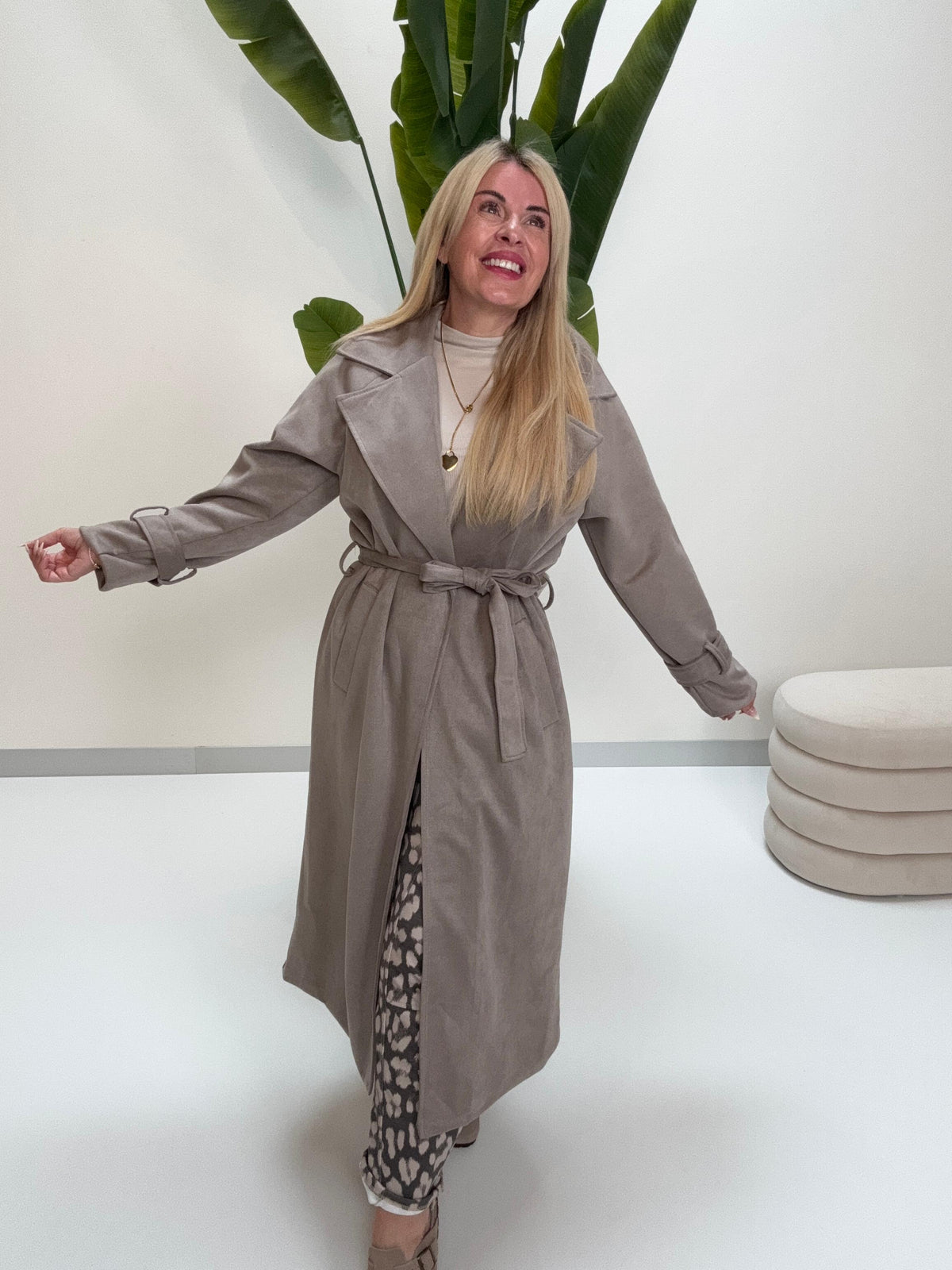 Velours Trenchcoat COZY KISS mit LEO Innenfutter storm grey