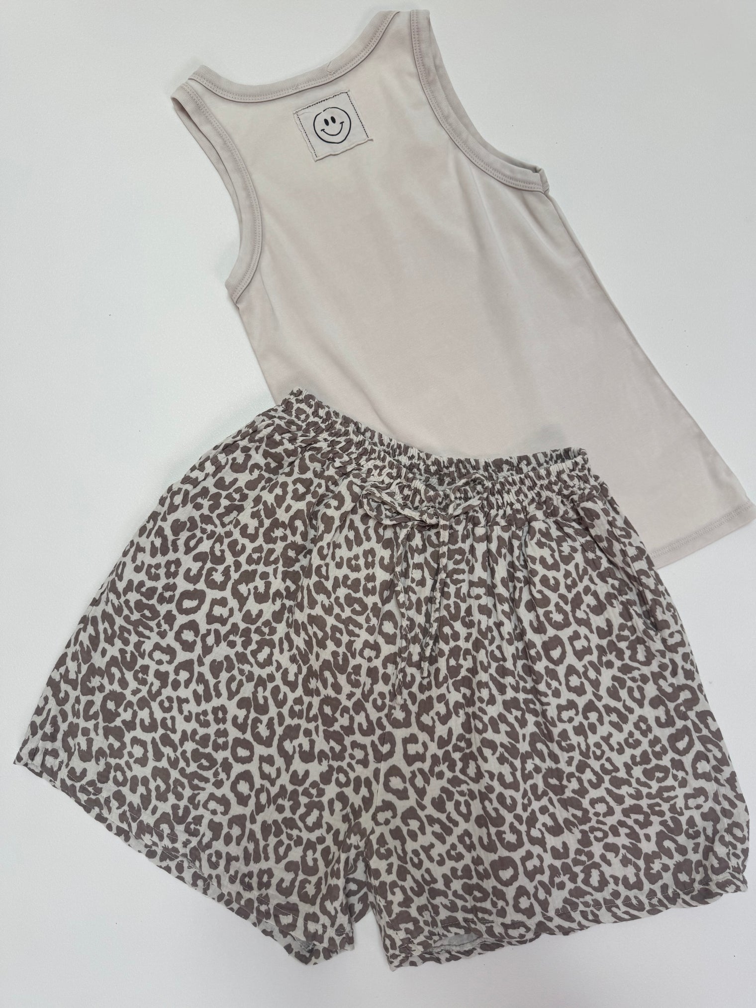 Musselin Shorts Creme LEO LOVER taupe