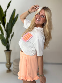 Shirt mit kleiner Brusttasche KISS MY VOLANTS weiß