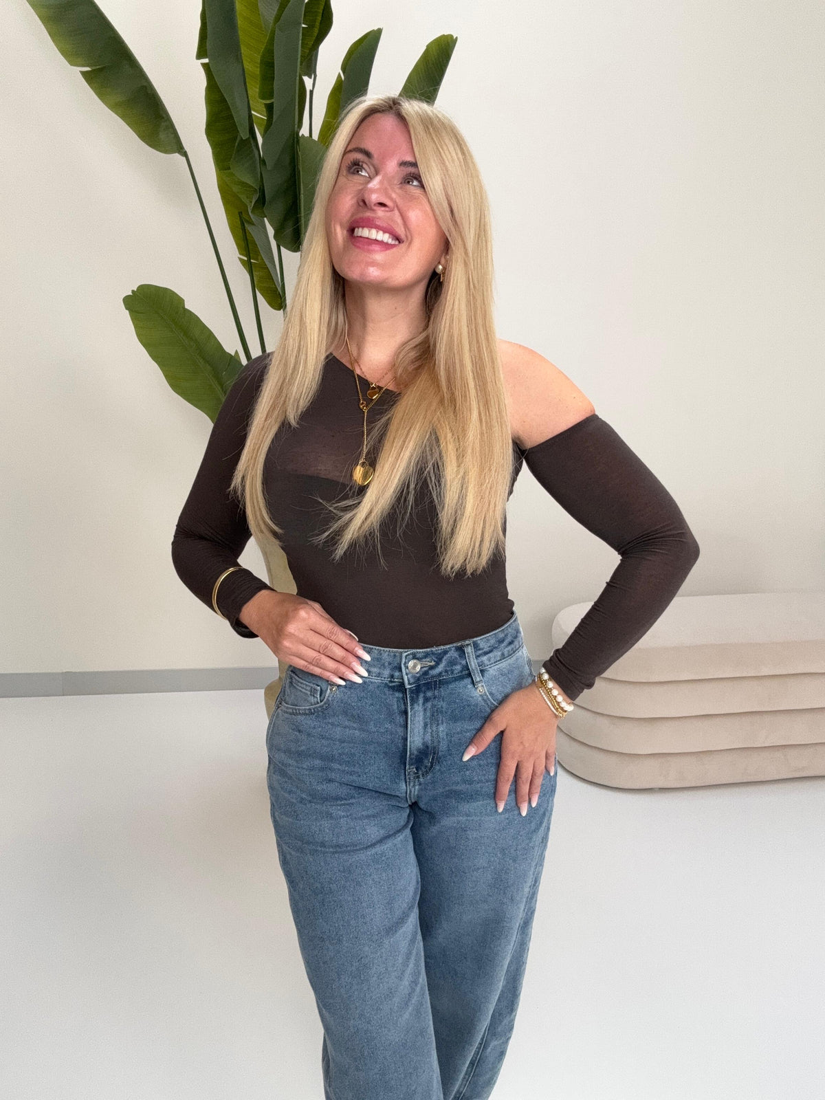 Stretchy One Off-Shoulder Longsleeve coffee leicht transparent
