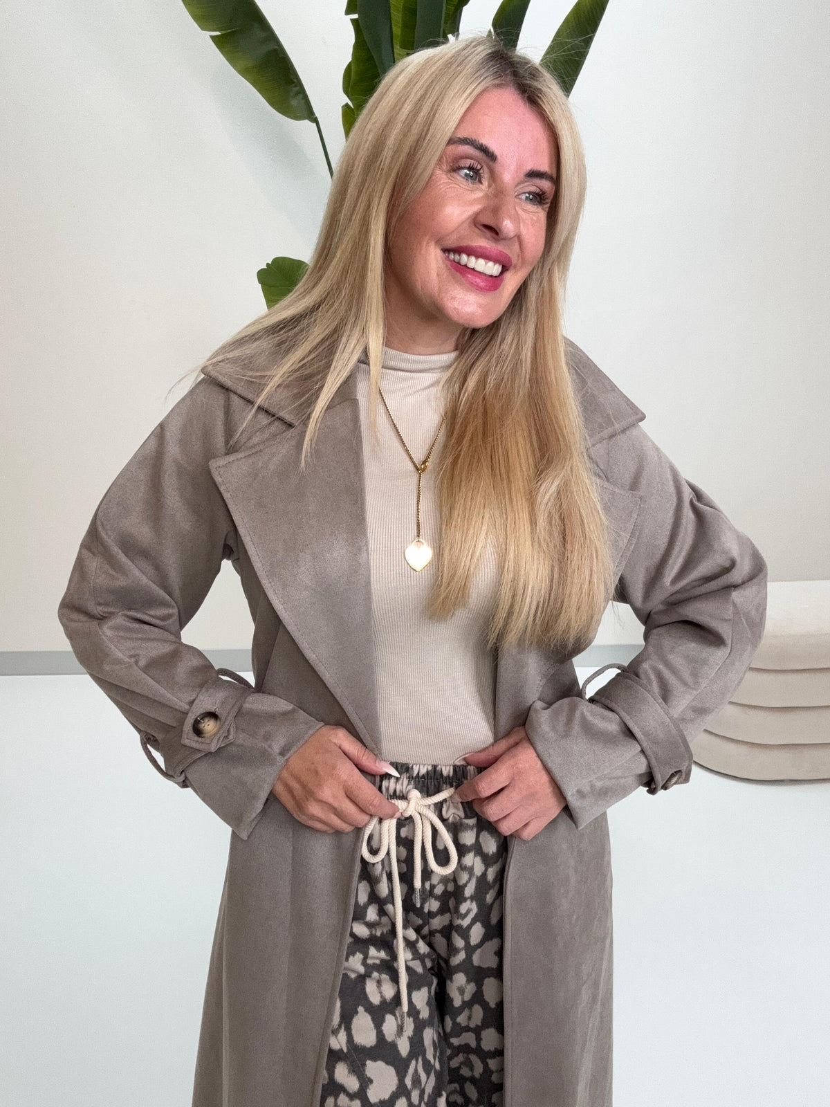 Velours Trenchcoat COZY KISS mit LEO Innenfutter storm grey