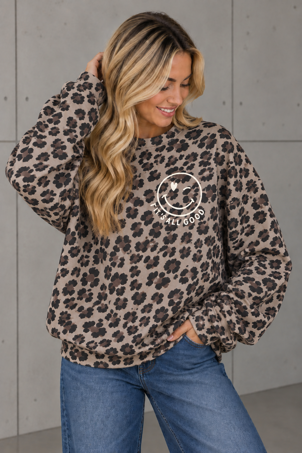 Oversize Sweater taupe Leo ITS ALL GOOD creme mit Rückenprint