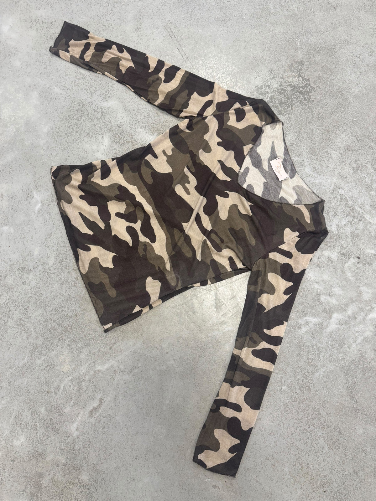 Camouflage Cashmere Langarmshirt schwarz/braun/taupe