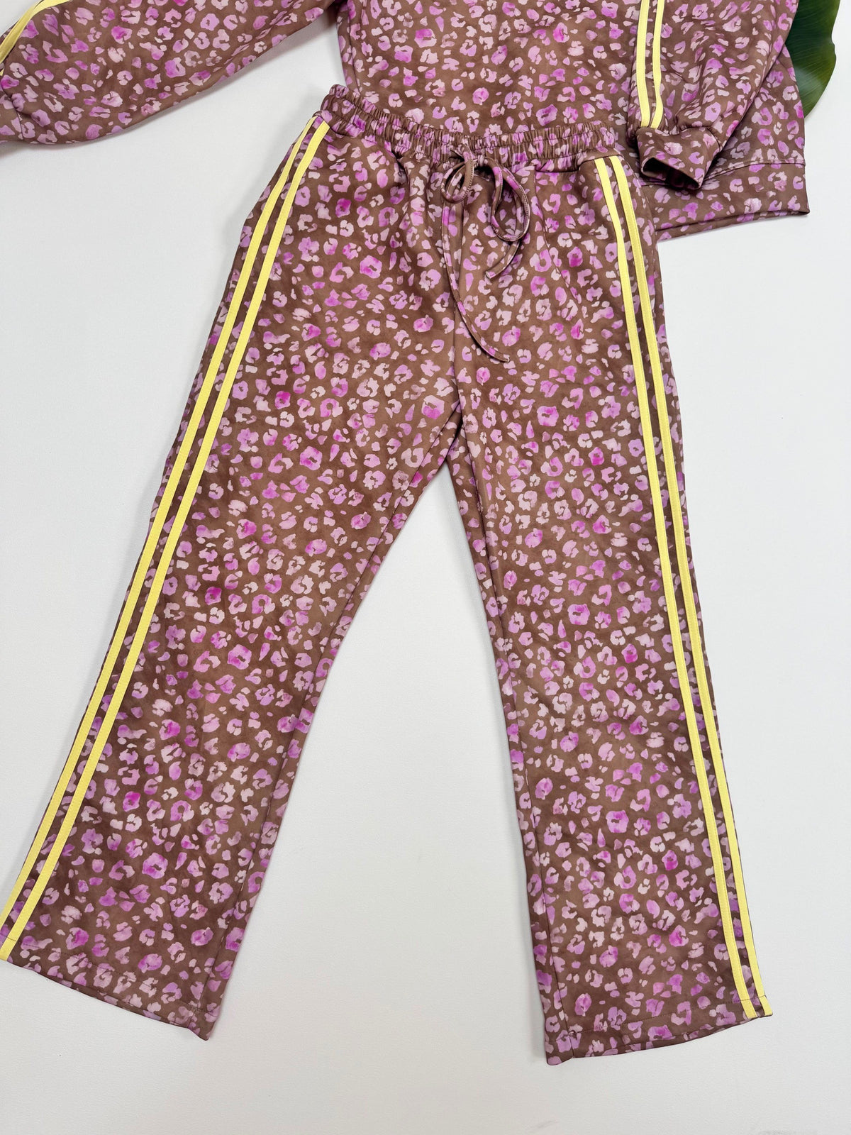 Butterstoff Hose LEO LOUNGE braun/flieder