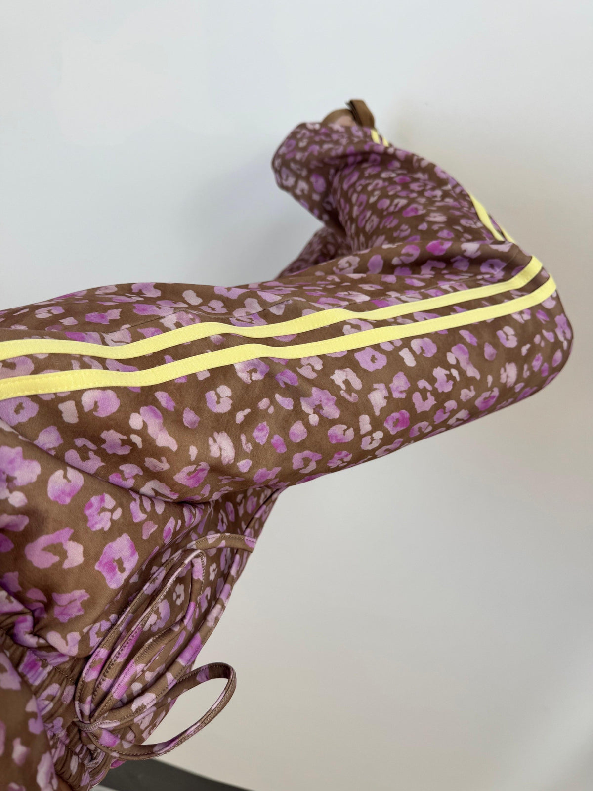 Butterstoff Hose LEO LOUNGE braun/flieder