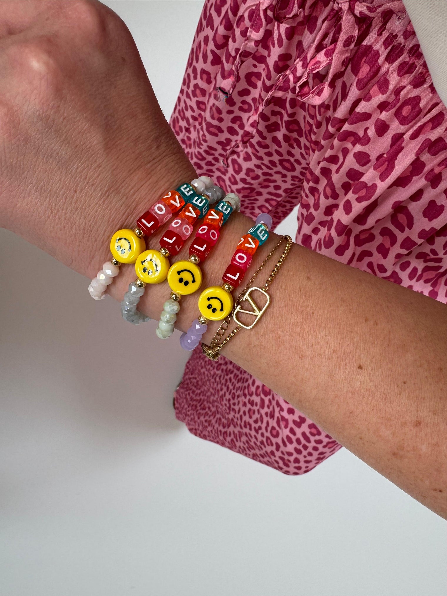 Armband GOOD VIBES ONLY mit Perlen & kleinem Anhänger